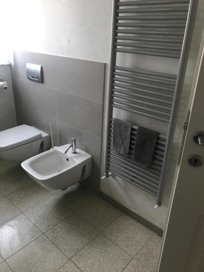 Camera Con Bagno Privato E Parcheggio Lucca Exteriör bild